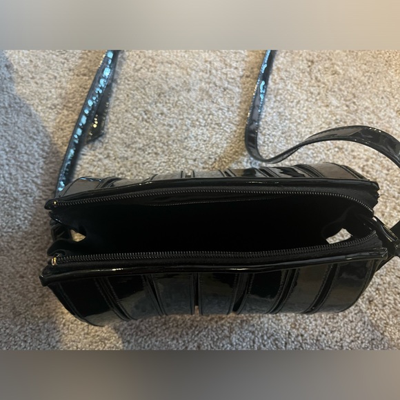 LISETTE PATENT LEATHER POCKETBOOK. - Picture 2 of 6